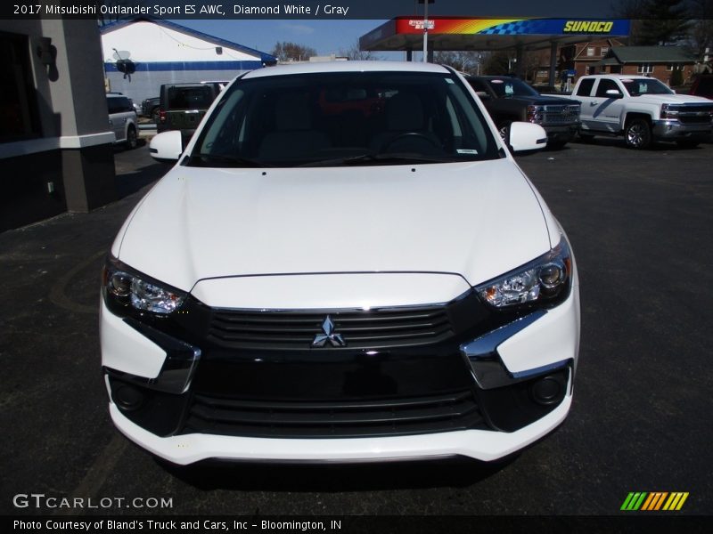 Diamond White / Gray 2017 Mitsubishi Outlander Sport ES AWC