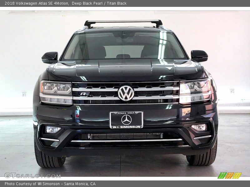 Deep Black Pearl / Titan Black 2018 Volkswagen Atlas SE 4Motion