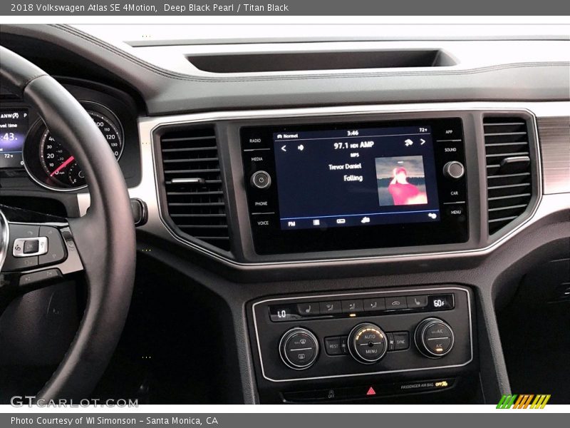 Deep Black Pearl / Titan Black 2018 Volkswagen Atlas SE 4Motion