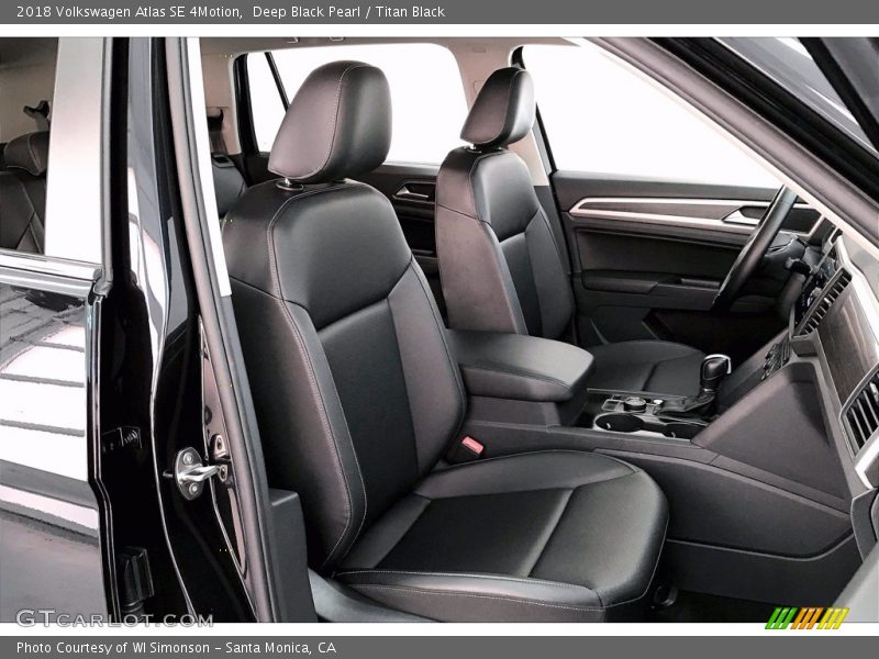 Deep Black Pearl / Titan Black 2018 Volkswagen Atlas SE 4Motion