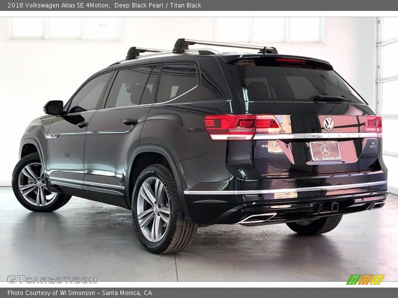 Deep Black Pearl / Titan Black 2018 Volkswagen Atlas SE 4Motion