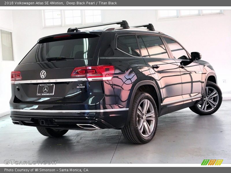 Deep Black Pearl / Titan Black 2018 Volkswagen Atlas SE 4Motion
