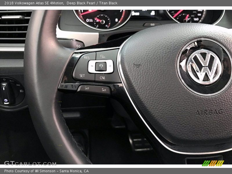 Deep Black Pearl / Titan Black 2018 Volkswagen Atlas SE 4Motion