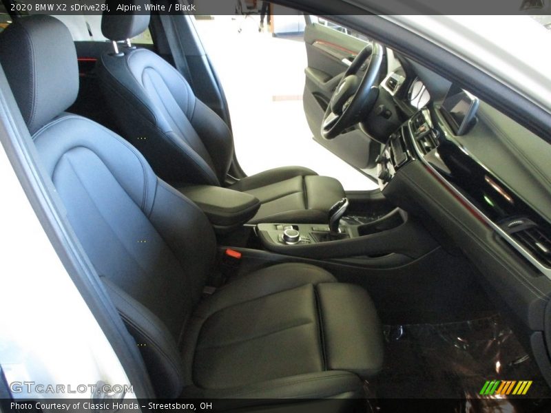 Alpine White / Black 2020 BMW X2 sDrive28i