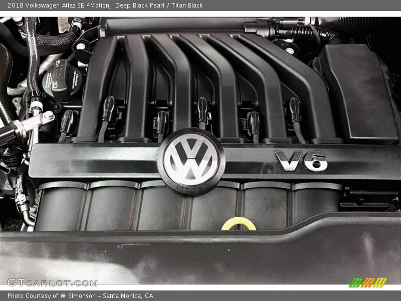 Deep Black Pearl / Titan Black 2018 Volkswagen Atlas SE 4Motion