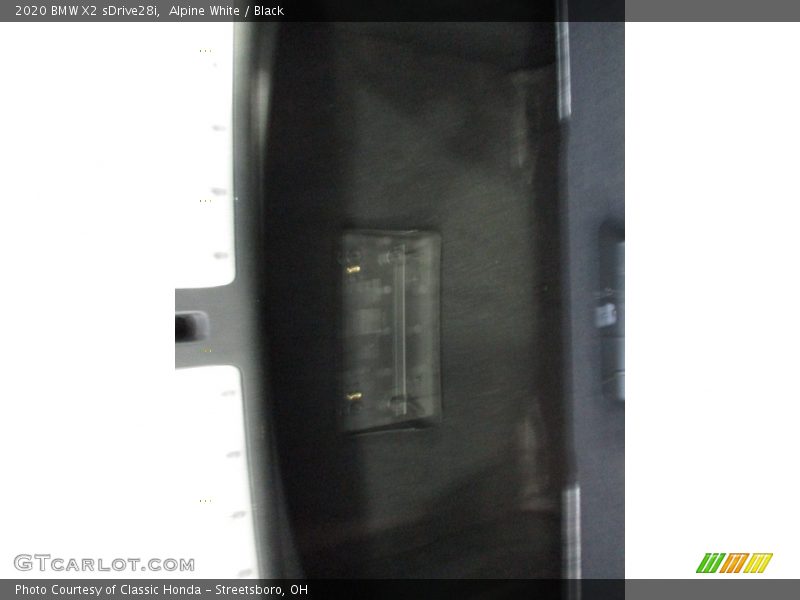 Alpine White / Black 2020 BMW X2 sDrive28i