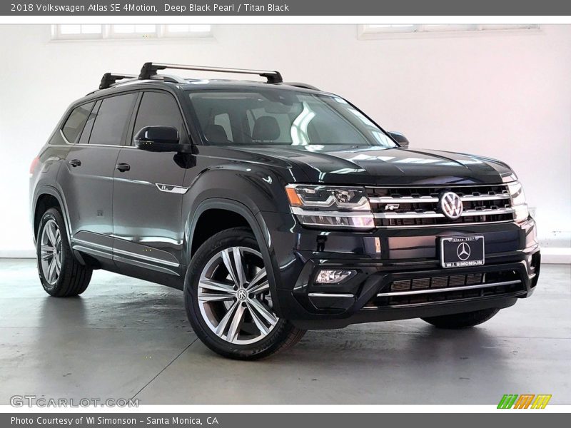 Deep Black Pearl / Titan Black 2018 Volkswagen Atlas SE 4Motion