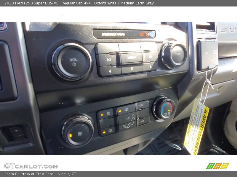 Oxford White / Medium Earth Gray 2020 Ford F250 Super Duty XLT Regular Cab 4x4