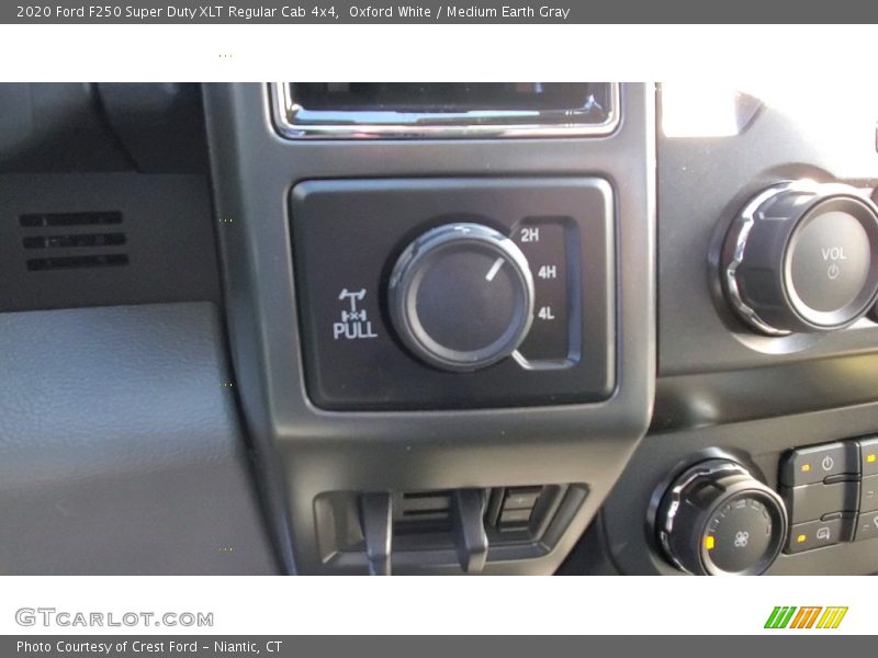 Oxford White / Medium Earth Gray 2020 Ford F250 Super Duty XLT Regular Cab 4x4