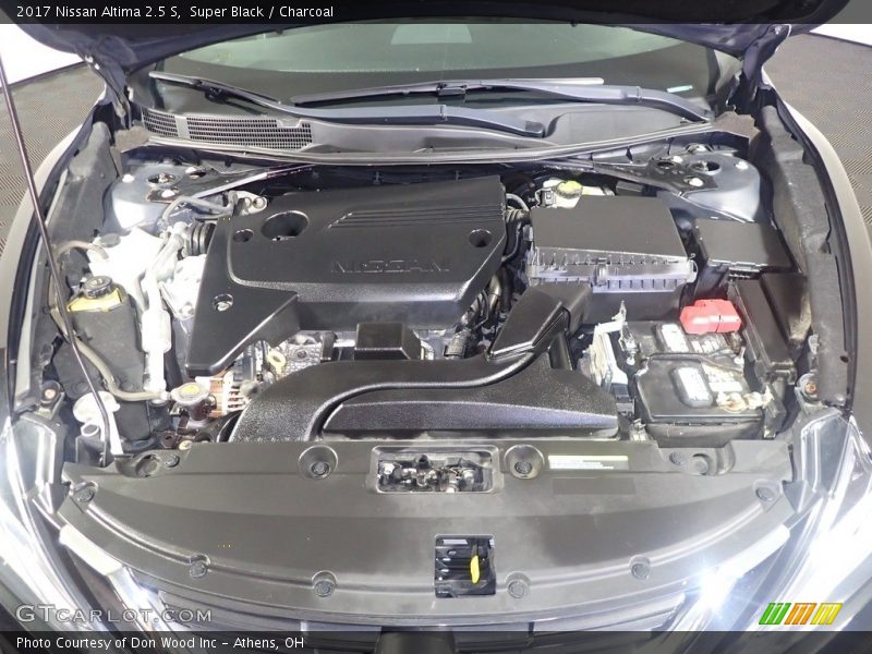 Super Black / Charcoal 2017 Nissan Altima 2.5 S