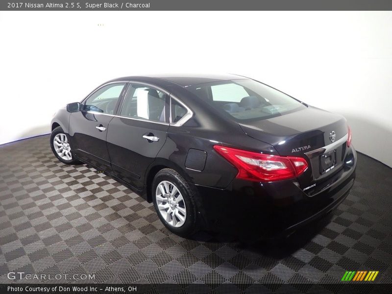 Super Black / Charcoal 2017 Nissan Altima 2.5 S