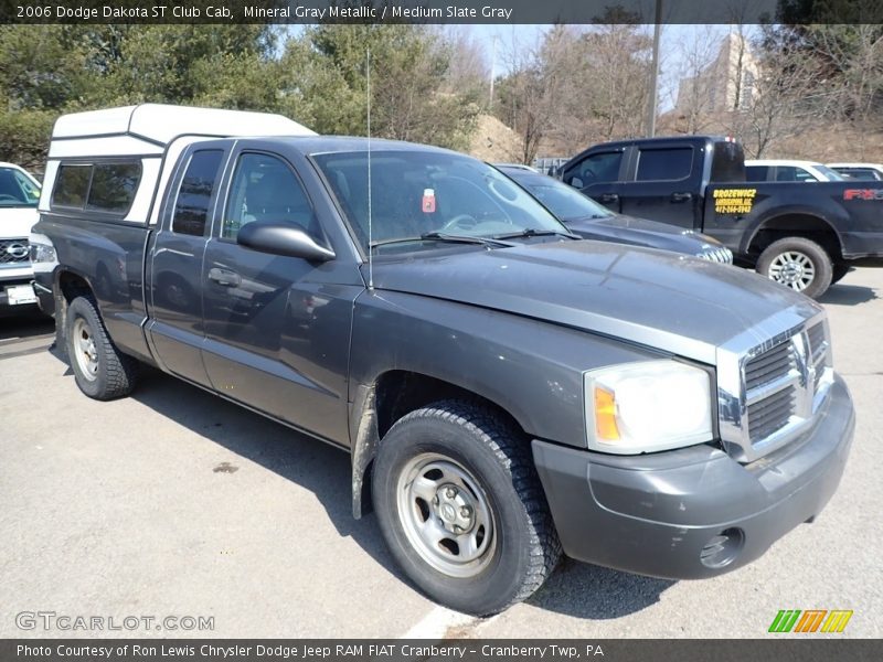 Mineral Gray Metallic / Medium Slate Gray 2006 Dodge Dakota ST Club Cab