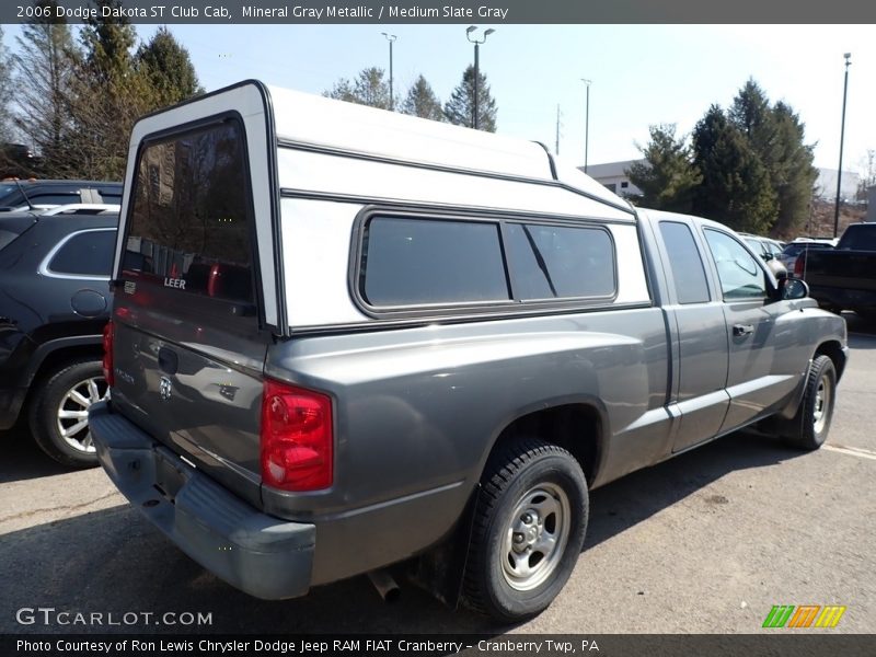 Mineral Gray Metallic / Medium Slate Gray 2006 Dodge Dakota ST Club Cab