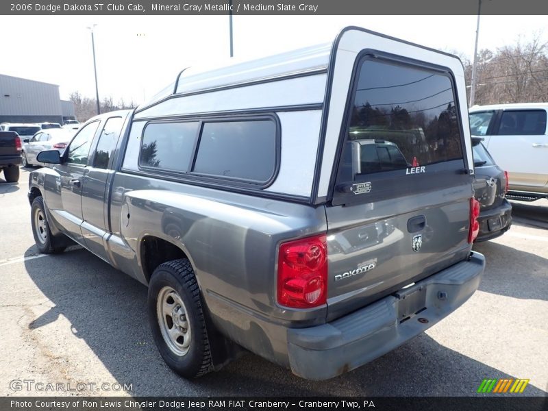 Mineral Gray Metallic / Medium Slate Gray 2006 Dodge Dakota ST Club Cab