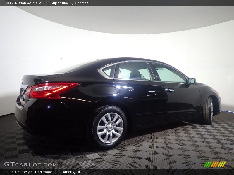 Super Black / Charcoal 2017 Nissan Altima 2.5 S