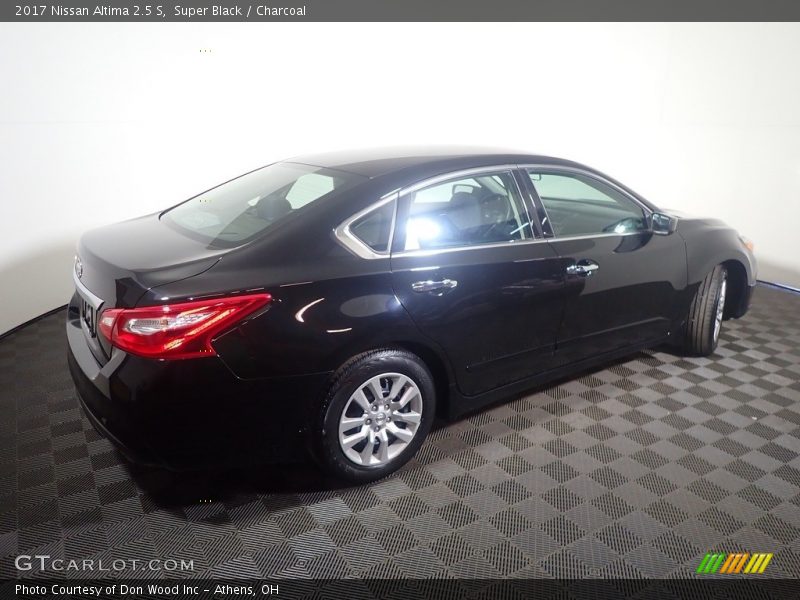 Super Black / Charcoal 2017 Nissan Altima 2.5 S