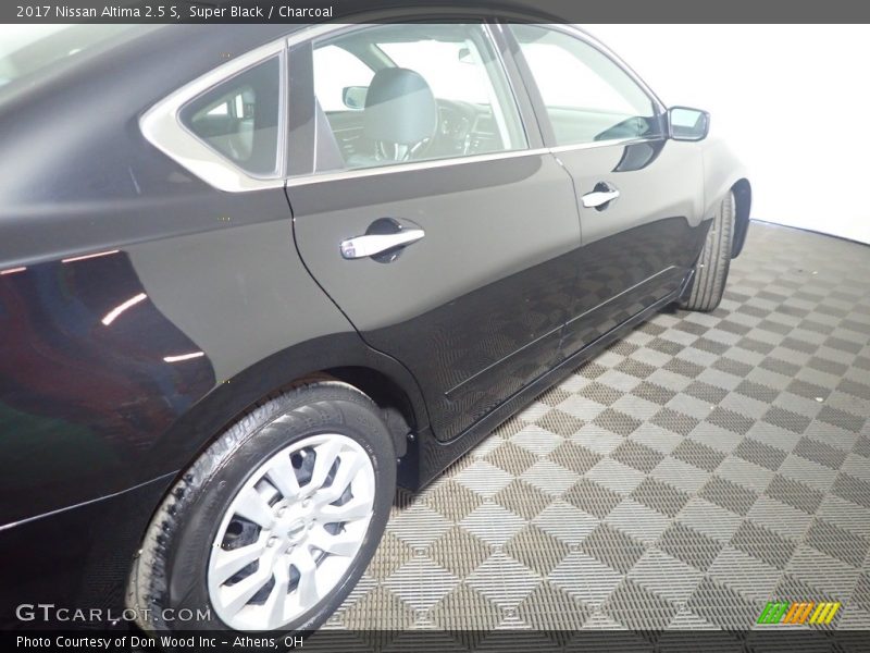 Super Black / Charcoal 2017 Nissan Altima 2.5 S