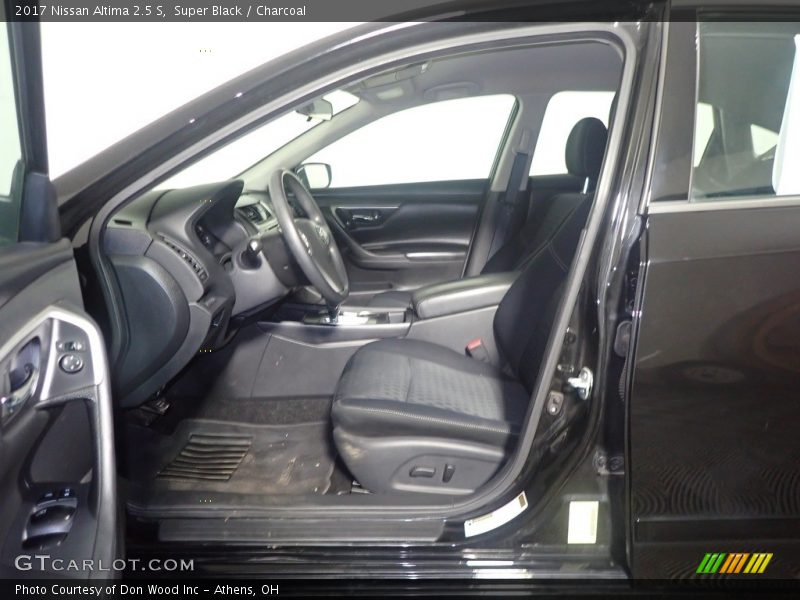 Super Black / Charcoal 2017 Nissan Altima 2.5 S