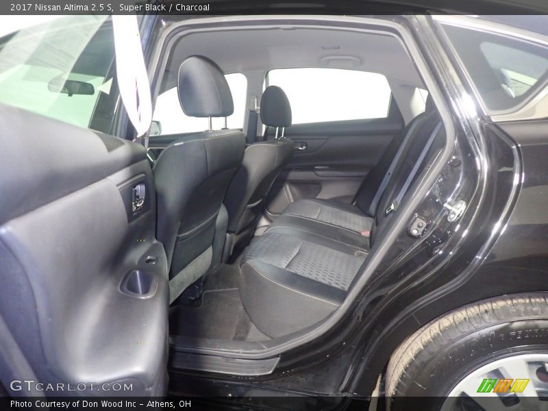 Super Black / Charcoal 2017 Nissan Altima 2.5 S