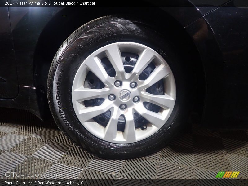 Super Black / Charcoal 2017 Nissan Altima 2.5 S