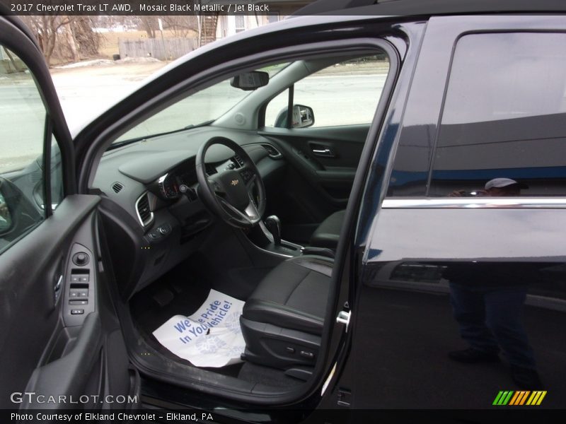 Mosaic Black Metallic / Jet Black 2017 Chevrolet Trax LT AWD