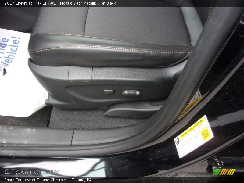 Mosaic Black Metallic / Jet Black 2017 Chevrolet Trax LT AWD