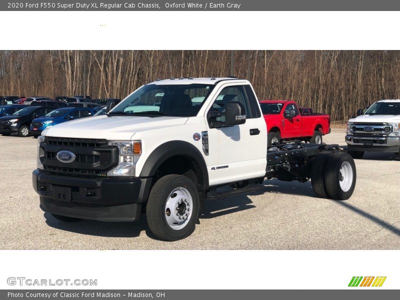 Oxford White / Earth Gray 2020 Ford F550 Super Duty XL Regular Cab Chassis