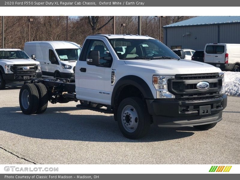 Oxford White / Earth Gray 2020 Ford F550 Super Duty XL Regular Cab Chassis