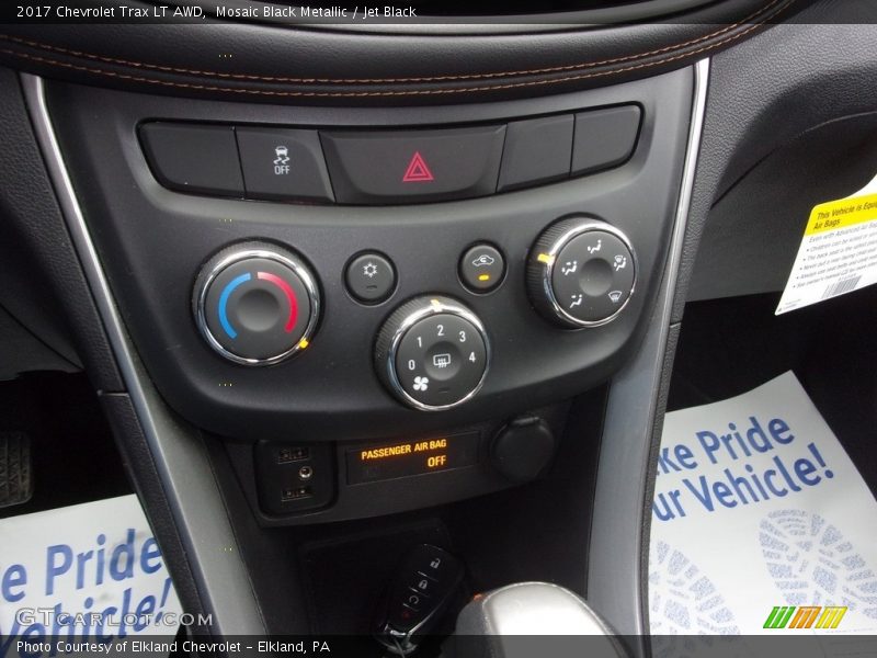 Mosaic Black Metallic / Jet Black 2017 Chevrolet Trax LT AWD