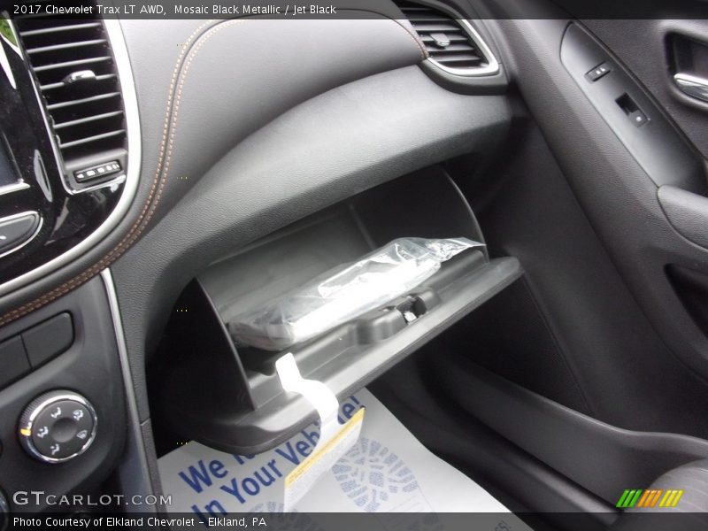 Mosaic Black Metallic / Jet Black 2017 Chevrolet Trax LT AWD