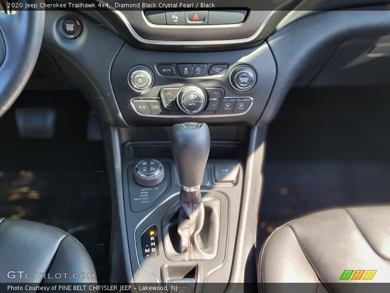 Diamond Black Crystal Pearl / Black 2020 Jeep Cherokee Trailhawk 4x4