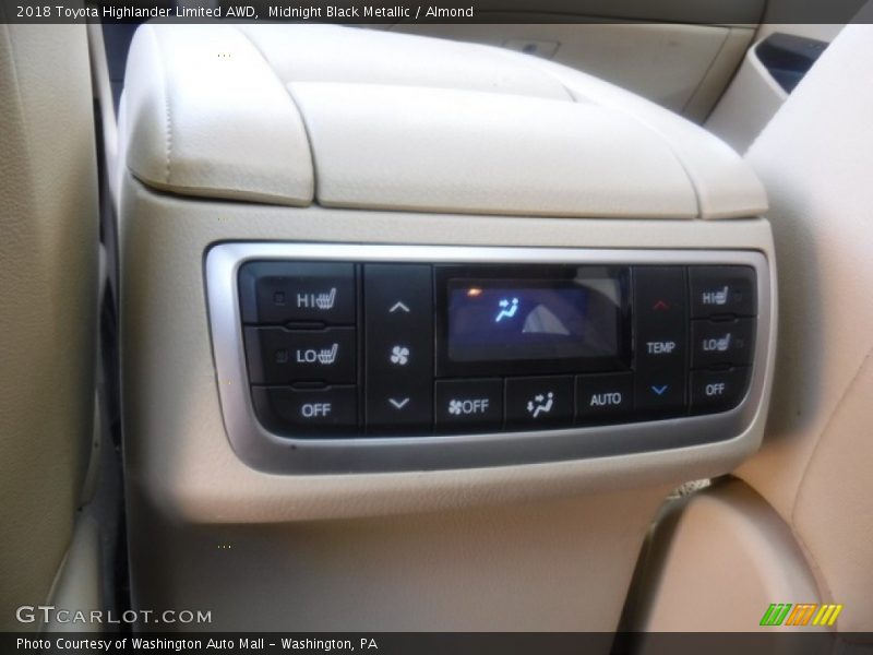 Midnight Black Metallic / Almond 2018 Toyota Highlander Limited AWD