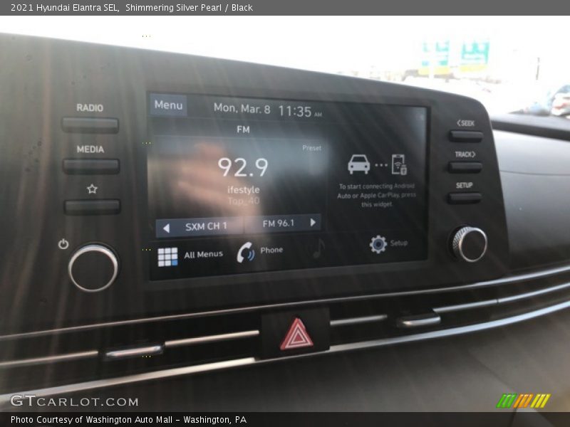 Shimmering Silver Pearl / Black 2021 Hyundai Elantra SEL