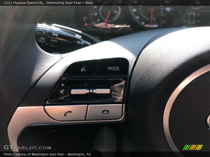 Shimmering Silver Pearl / Black 2021 Hyundai Elantra SEL