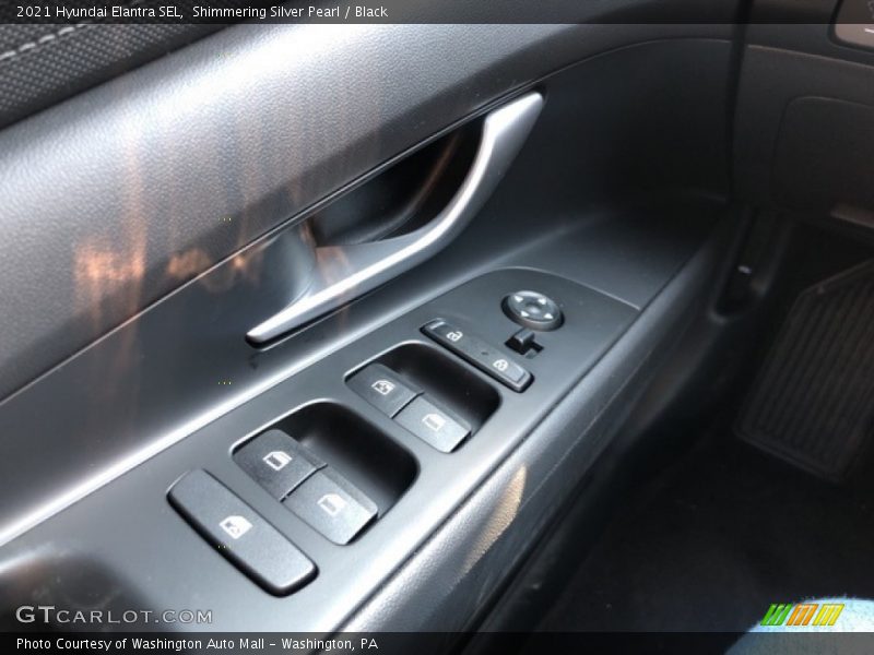 Shimmering Silver Pearl / Black 2021 Hyundai Elantra SEL