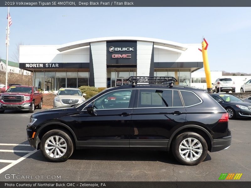 Deep Black Pearl / Titan Black 2019 Volkswagen Tiguan SE 4MOTION