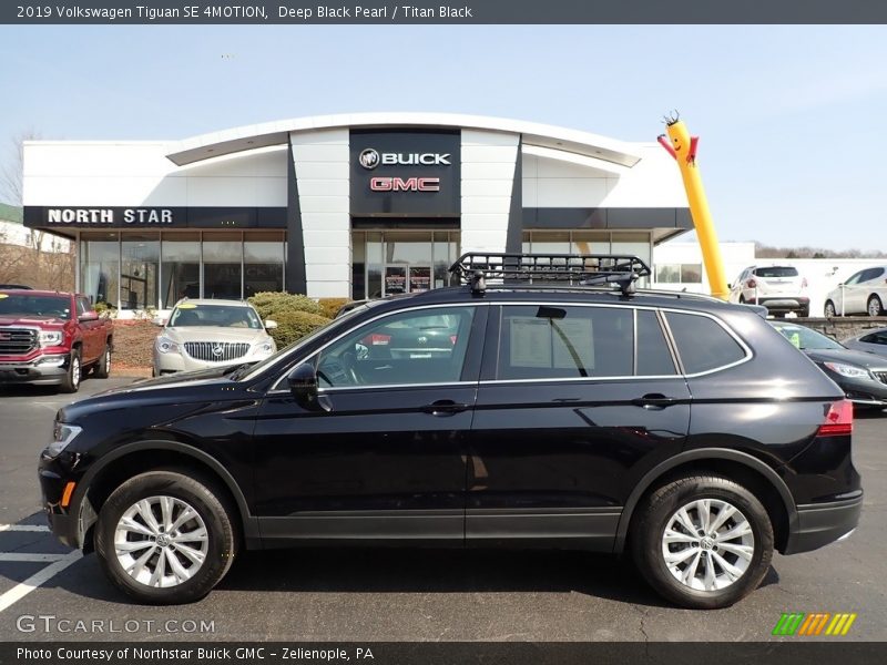 Deep Black Pearl / Titan Black 2019 Volkswagen Tiguan SE 4MOTION