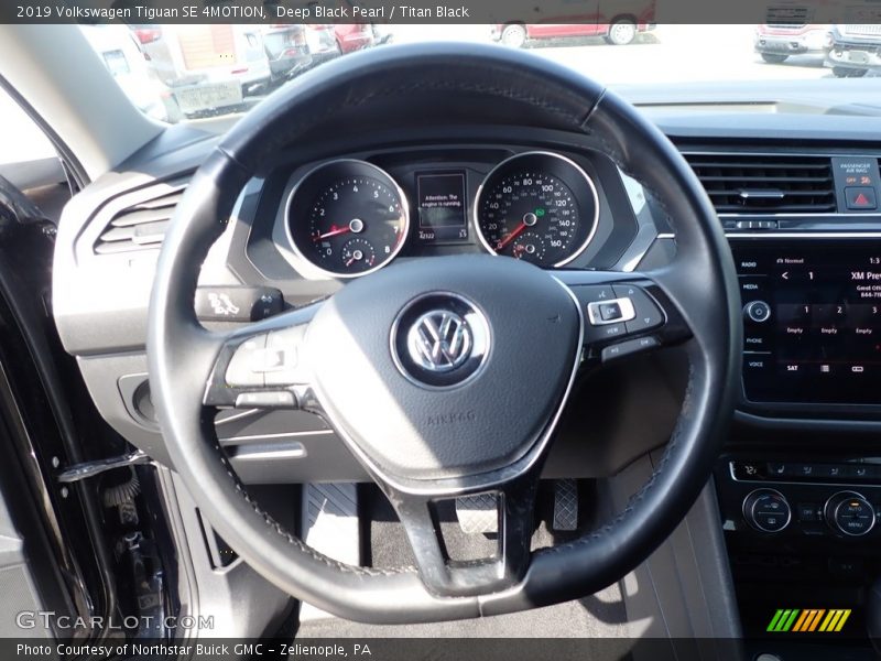 Deep Black Pearl / Titan Black 2019 Volkswagen Tiguan SE 4MOTION