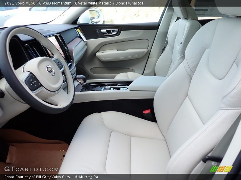 Crystal White Metallic / Blonde/Charcoal 2021 Volvo XC60 T6 AWD Momentum