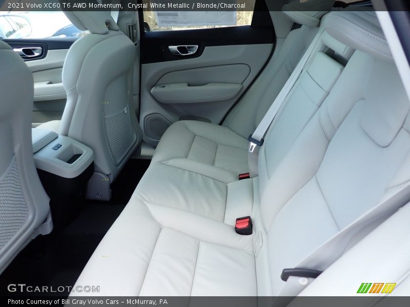 Crystal White Metallic / Blonde/Charcoal 2021 Volvo XC60 T6 AWD Momentum