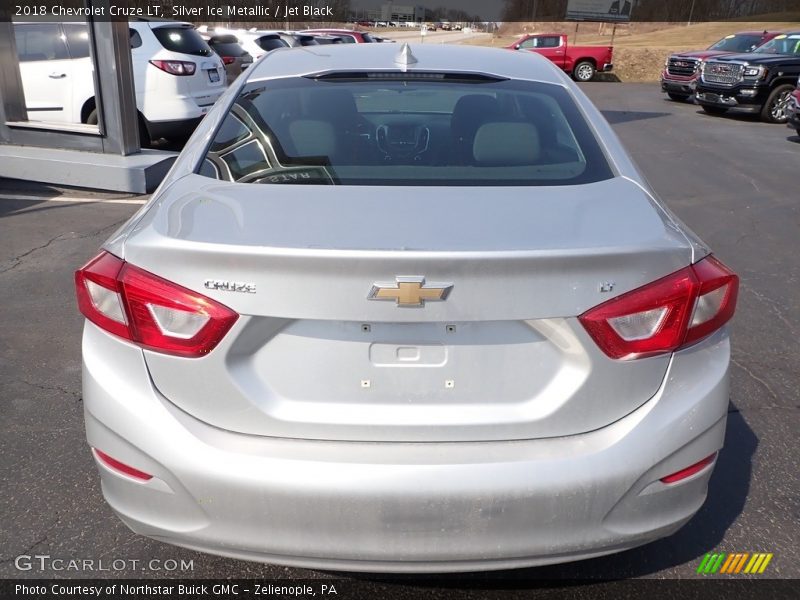 Silver Ice Metallic / Jet Black 2018 Chevrolet Cruze LT