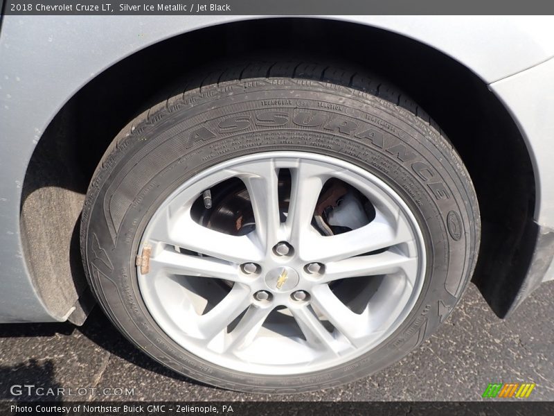 Silver Ice Metallic / Jet Black 2018 Chevrolet Cruze LT