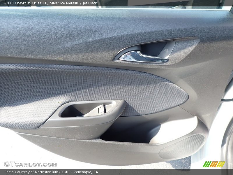 Silver Ice Metallic / Jet Black 2018 Chevrolet Cruze LT