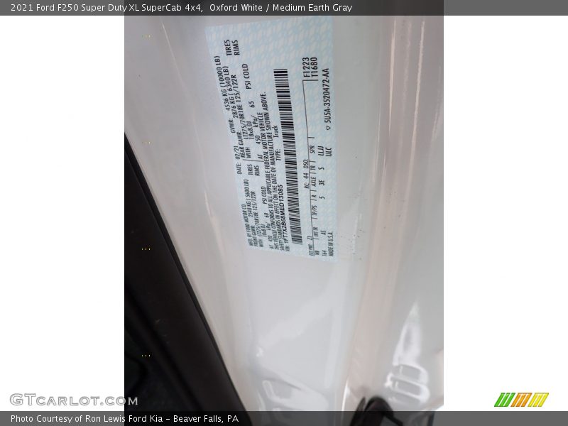 Oxford White / Medium Earth Gray 2021 Ford F250 Super Duty XL SuperCab 4x4