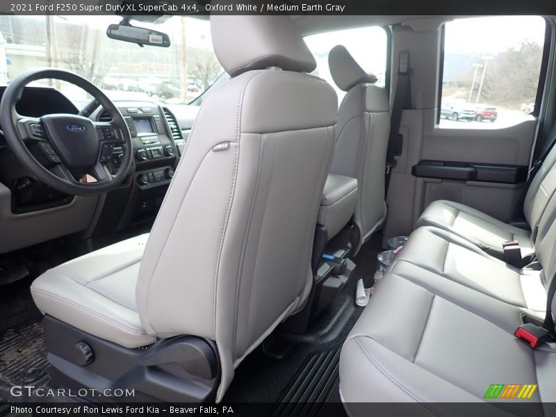 Oxford White / Medium Earth Gray 2021 Ford F250 Super Duty XL SuperCab 4x4