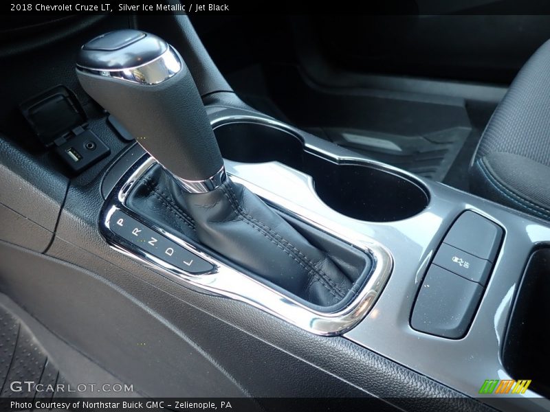 Silver Ice Metallic / Jet Black 2018 Chevrolet Cruze LT