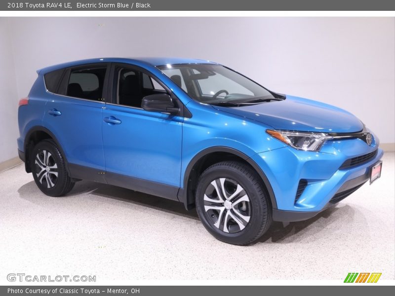 Electric Storm Blue / Black 2018 Toyota RAV4 LE