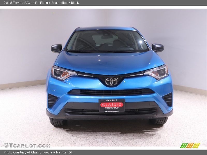 Electric Storm Blue / Black 2018 Toyota RAV4 LE