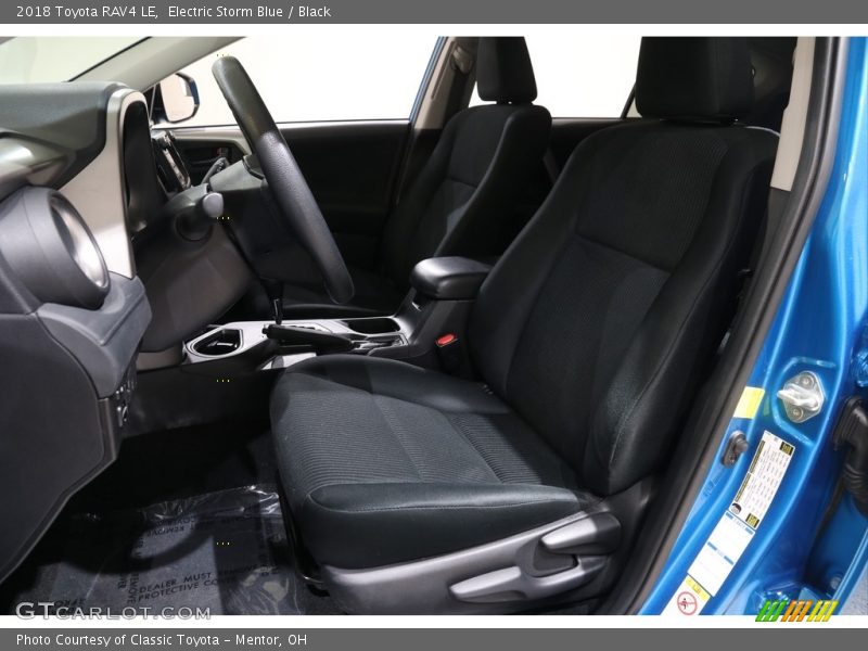 Electric Storm Blue / Black 2018 Toyota RAV4 LE