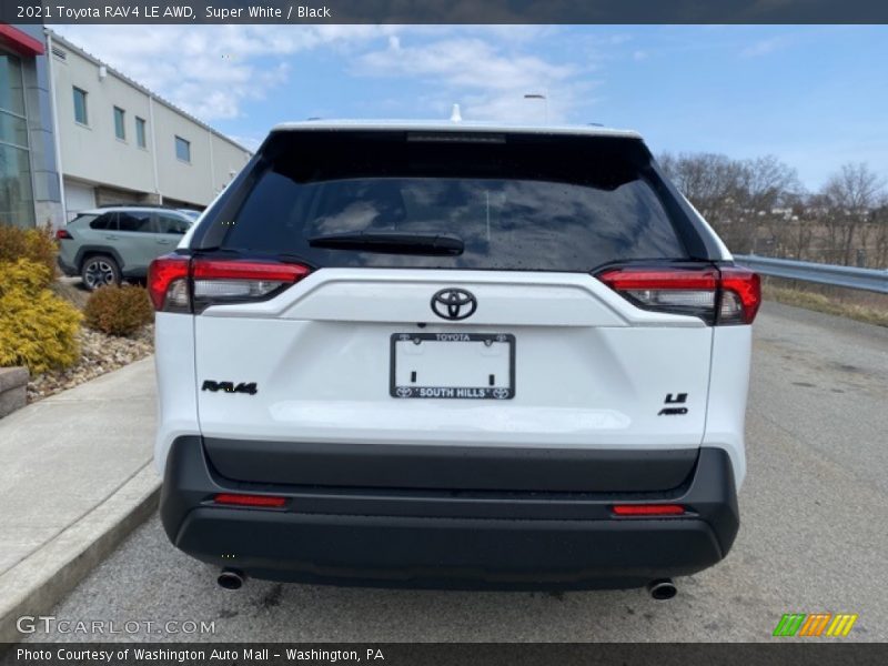 Super White / Black 2021 Toyota RAV4 LE AWD